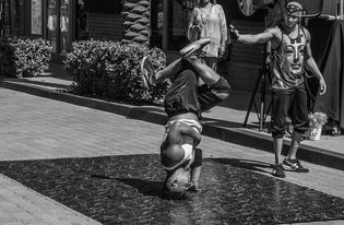 开云体育官网app-“2025世界运动会：运动舞蹈，舞者用节奏打破极限，激烈角逐精彩不停”