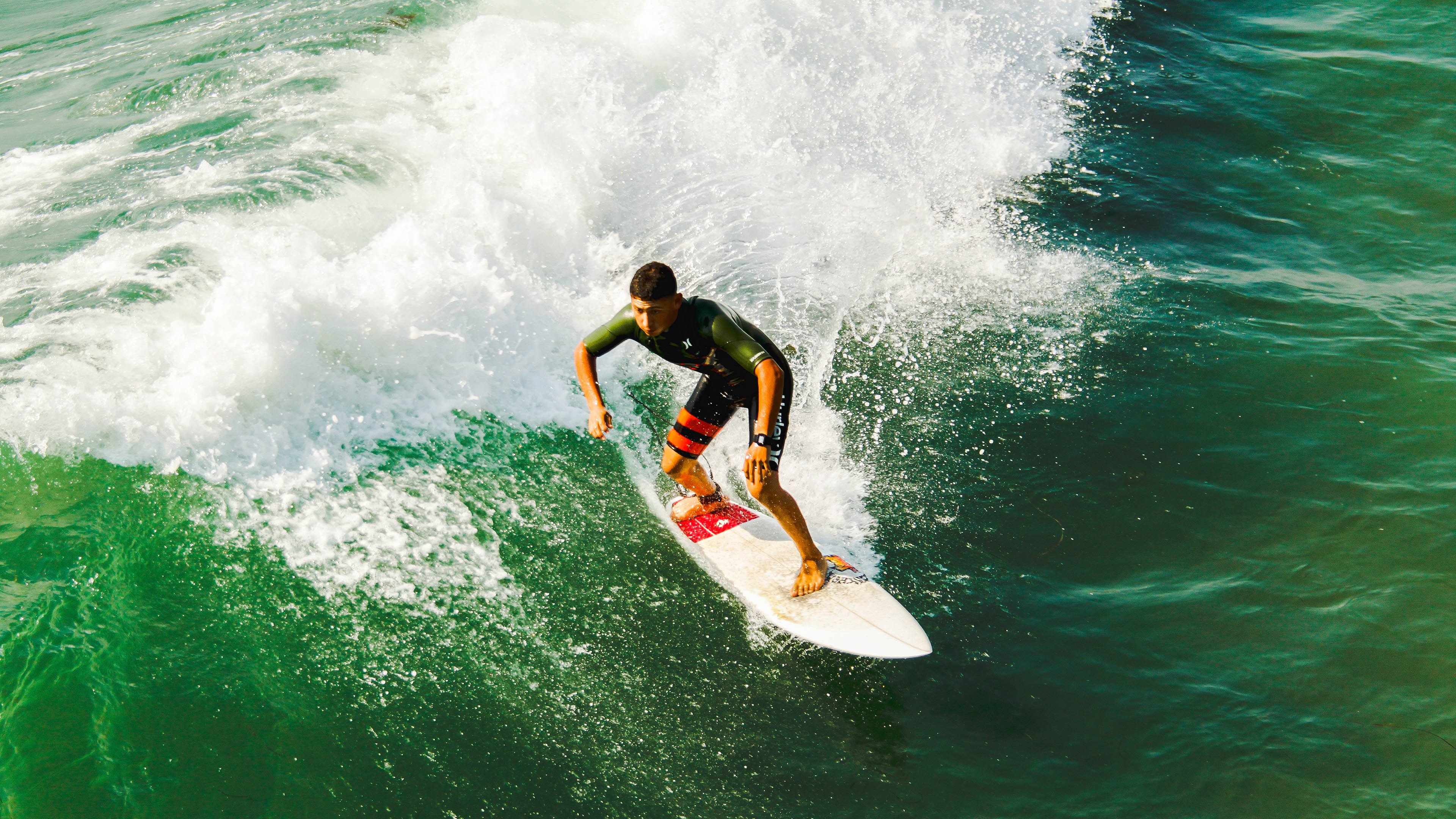 开云体育平台-“宽板滑水：东三叉湖赛场展现速度与技术的完美结合”