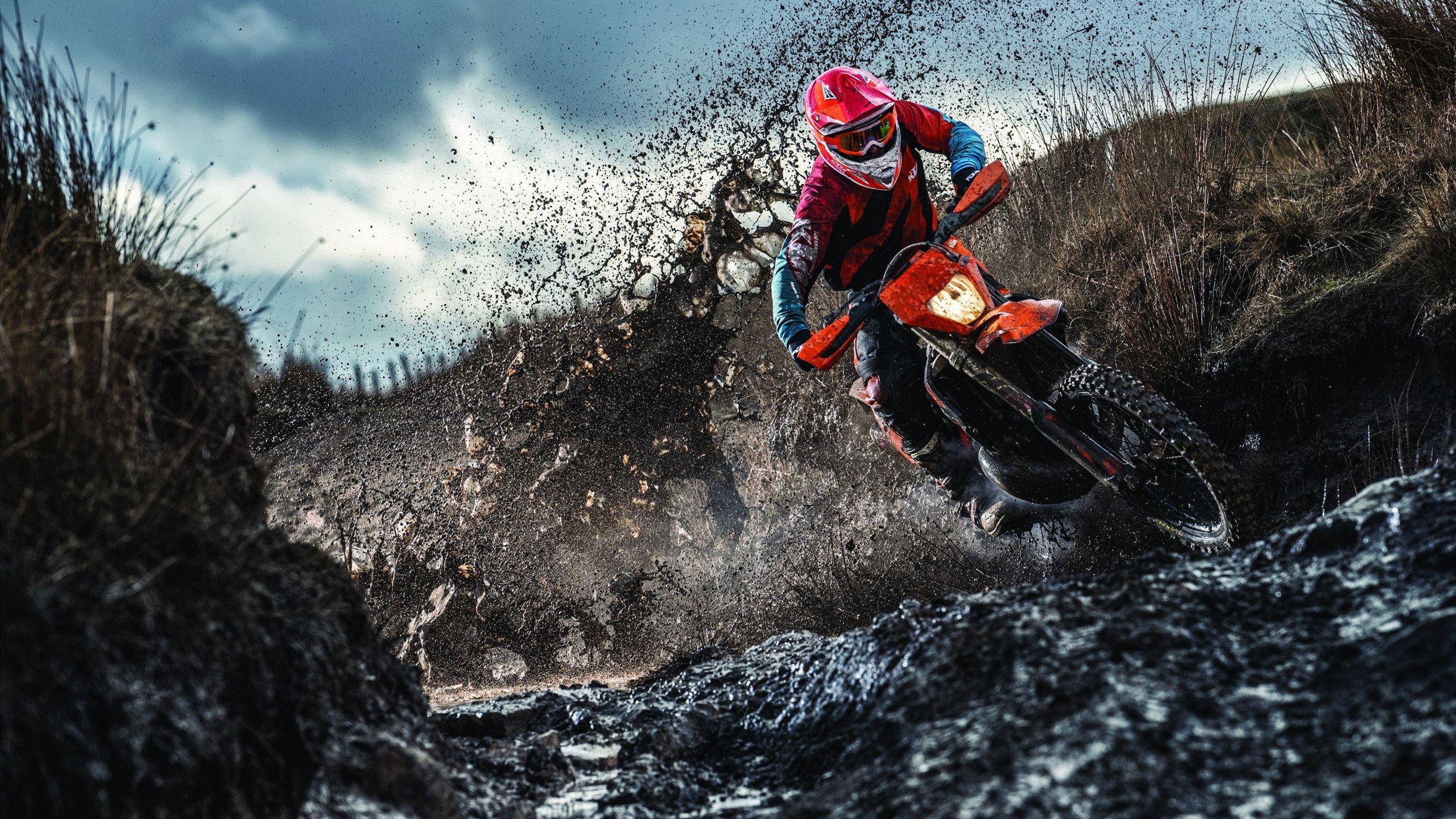 切尔西前场站位灵活增强进攻宽度，切尔西右前卫